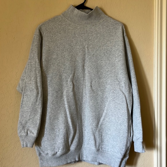 AE sweater - Picture 1 of 4